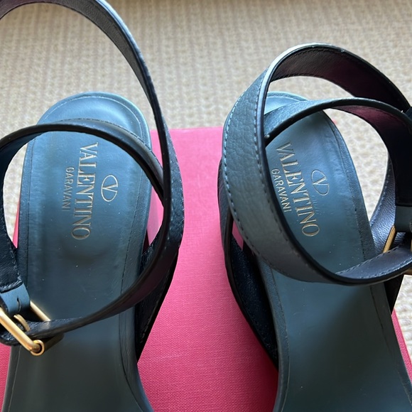 Valentino Garavani leather ankle strap sandals size 39.5 in very good condition - Picture 6 of 8